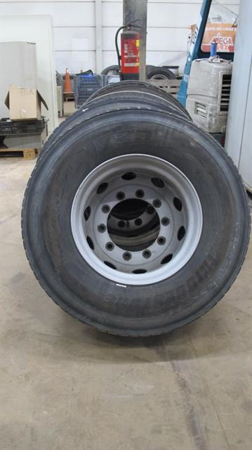 Werkplaats toebehoren  vrachtwagenband met velg / 6 stuks 